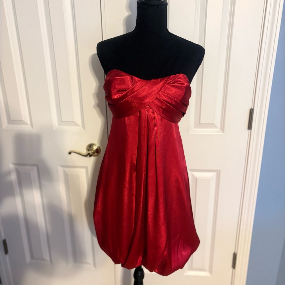Elegant Red Strapless Dress